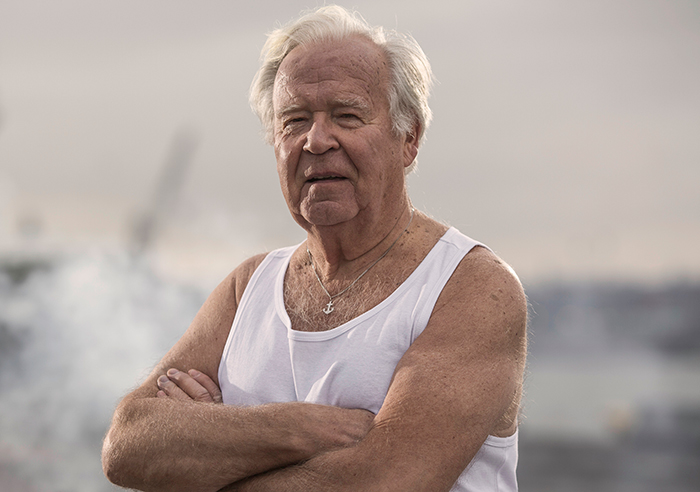 Soldier Refuses To Take Disrespect From Elder, Teaches Him What A Modern Veteran Looks Like Soldier Refuses To Take Disrespect From Elder, Teaches Him What A Modern Veteran Looks Like