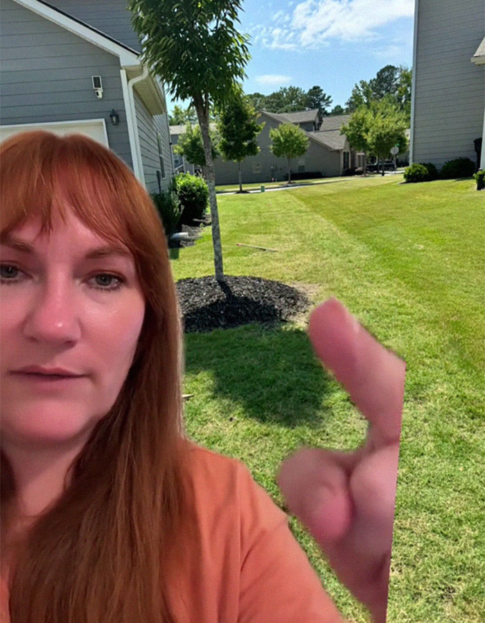 “I Was Trying To Be Kind”: Woman Gives Neighbor A Shot At Bigger Lawn, Faces Rudeness Instead “I Was Trying To Be Kind”: Woman Gives Neighbor A Shot At Bigger Lawn, Faces Rudeness Instead
