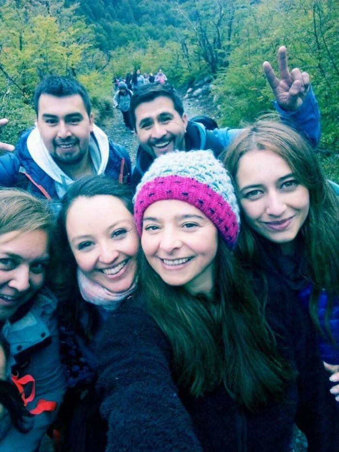 "What Is That": Internet Horrified After Spotting "Creepy" Face Hidden In Group Selfie "What Is That": Internet Horrified After Spotting "Creepy" Face Hidden In Group Selfie