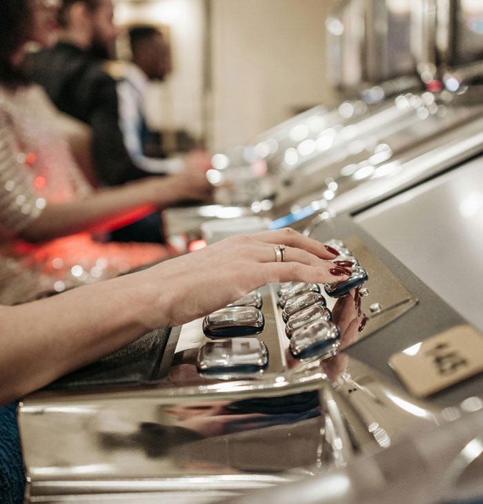 Woman Threatens Divorce After Husband Put Tracker In Her Car, Uncovering Her Lies Woman Threatens Divorce After Husband Put Tracker In Her Car, Uncovering Her Lies