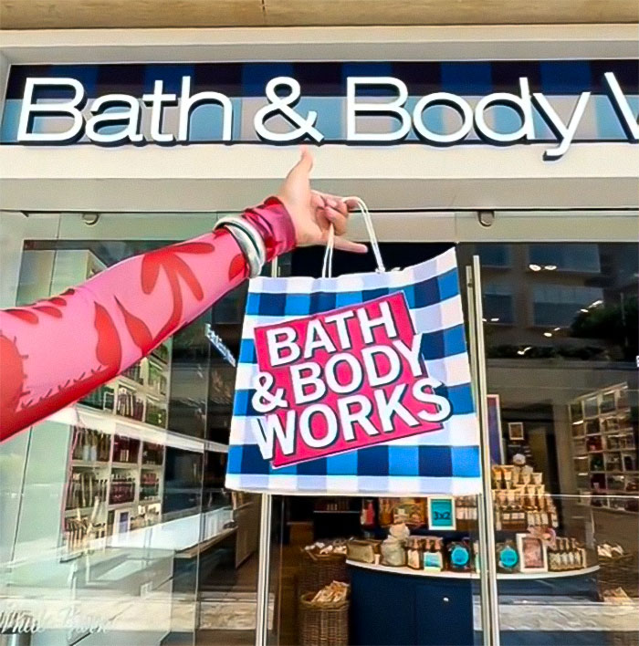 "Keep Your Apologies": Bath & Body Works' Candles Spark Massive Debate Over Controversial Designs "Keep Your Apologies": Bath & Body Works' Candles Spark Massive Debate Over Controversial Designs