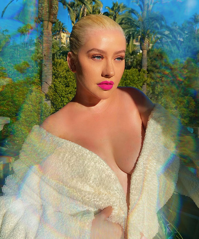 “I’m Ozempic In A Bottle”: Christina Aguilera’s Drastic Weight Loss Sparks Concerns Among Fans “I’m Ozempic In A Bottle”: Christina Aguilera’s Drastic Weight Loss Sparks Concerns Among Fans