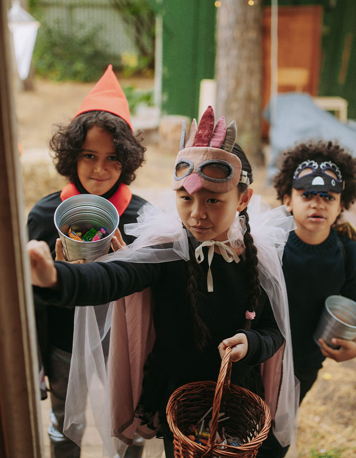 61YO Divides Internet After Calling Halloween A 'Complete Waste Of Time And Money' 61YO Divides Internet After Calling Halloween A 'Complete Waste Of Time And Money'