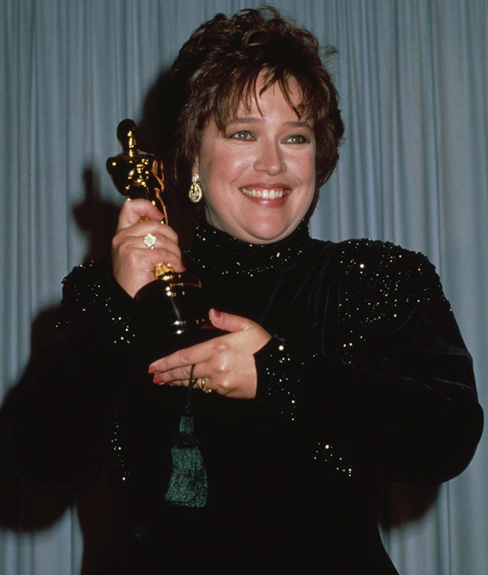 Journalist Heals Kathy Bates’ 30-Year-Old Guilt For Her Mom: “She Should’ve Had My Life” Journalist Heals Kathy Bates’ 30-Year-Old Guilt For Her Mom: “She Should’ve Had My Life”