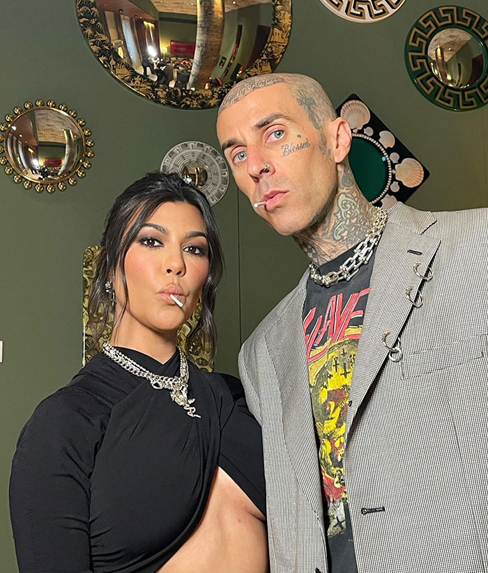 “Keep It Kid-Friendly”: Kourtney Kardashian’s “Disgusting” Halloween Decoration Sparks Outrage “Keep It Kid-Friendly”: Kourtney Kardashian’s “Disgusting” Halloween Decoration Sparks Outrage