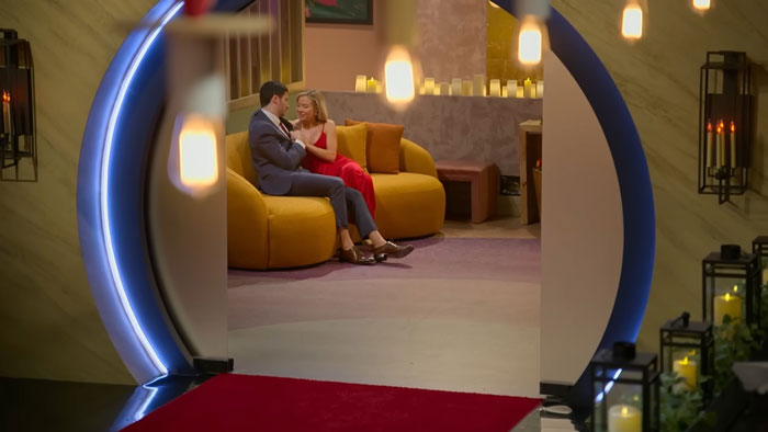 Love Is Blind's Leo Slammed As "Psychopath" For "Love Bombing" Brittany, Flaunting His Wealth Love Is Blind's Leo Slammed As "Psychopath" For "Love Bombing" Brittany, Flaunting His Wealth