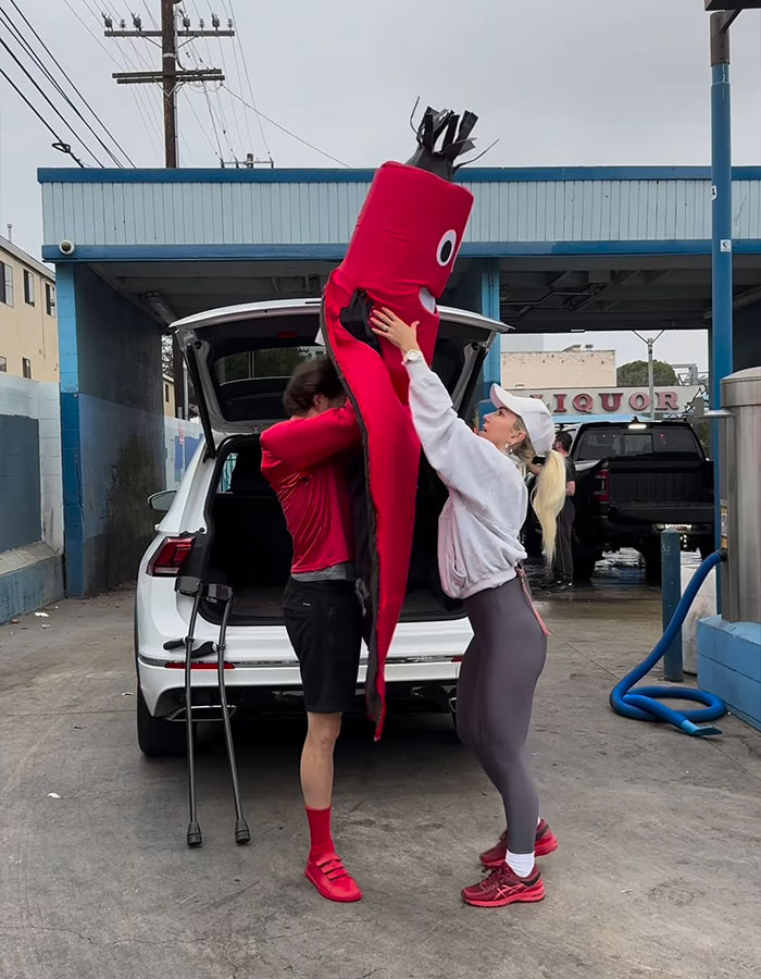 One-Legged Halloween Guy Says “Differences Are Worth Celebrating” Through Costumes (Exclusive) One-Legged Halloween Guy Says “Differences Are Worth Celebrating” Through Costumes (Exclusive)