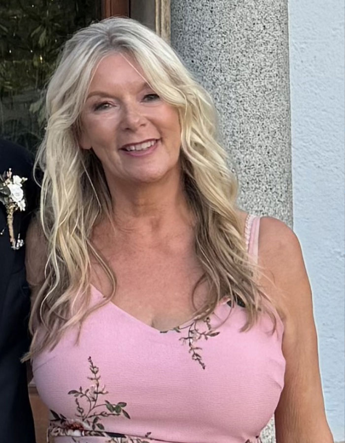 61YO Divides Internet After Calling Halloween A 'Complete Waste Of Time And Money' 61YO Divides Internet After Calling Halloween A 'Complete Waste Of Time And Money'