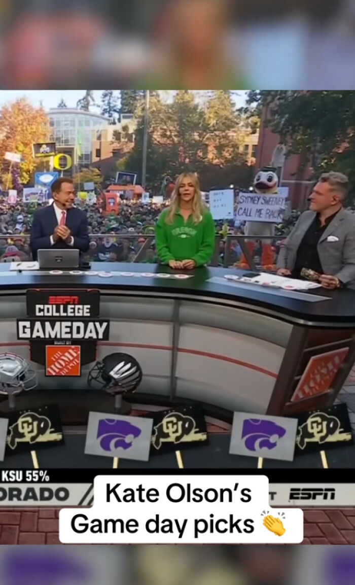 Sydney Sweeney Gives Savage Response To Mascot Asking Her To "Call Them Back" On Live TV Sydney Sweeney Gives Savage Response To Mascot Asking Her To "Call Them Back" On Live TV