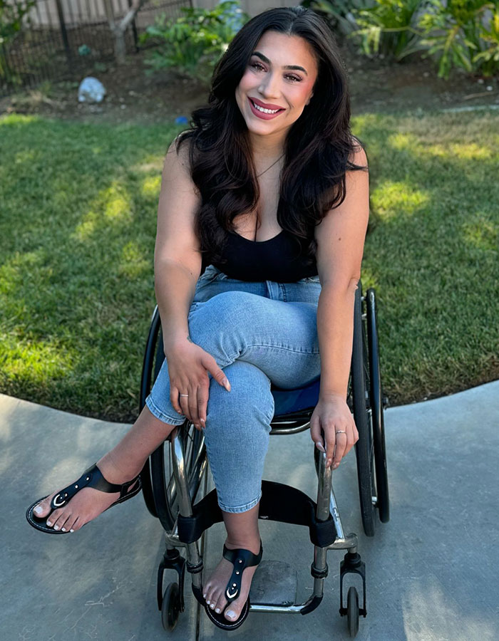 10 Years After Life-Altering Accident, Quadriplegic Make-up Artist Reflects On Finding Strength 10 Years After Life-Altering Accident, Quadriplegic Make-up Artist Reflects On Finding Strength
