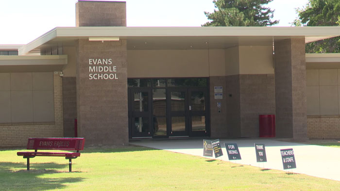 Outrage Erupts As Texas Cheerleaders Suffer Burns From Coach’s “Barbaric” Punishment Outrage Erupts As Texas Cheerleaders Suffer Burns From Coach’s “Barbaric” Punishment