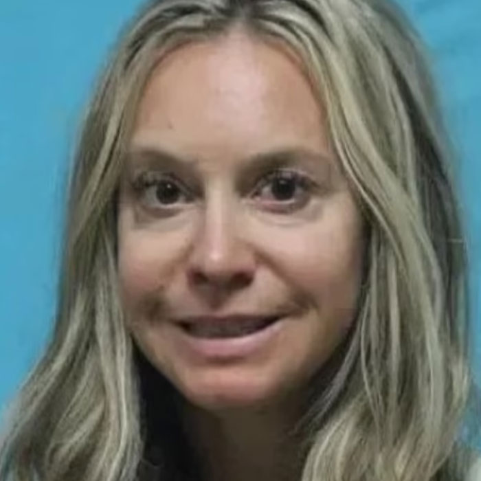 "Lock Her Up": Teacher Grins In Mugshot After Physical "Affair" With 15YO Boy Lands Her In Jail "Lock Her Up": Teacher Grins In Mugshot After Physical "Affair" With 15YO Boy Lands Her In Jail