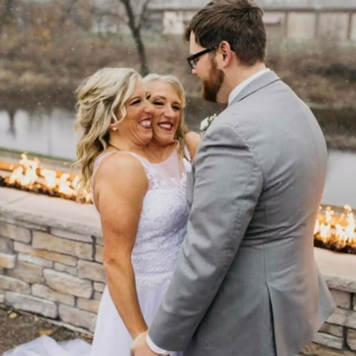 “They Deserve Happiness”: Conjoined Twins Abby And Brittany Seen In Rare Photo With Abby's Husband “They Deserve Happiness”: Conjoined Twins Abby And Brittany Seen In Rare Photo With Abby's Husband