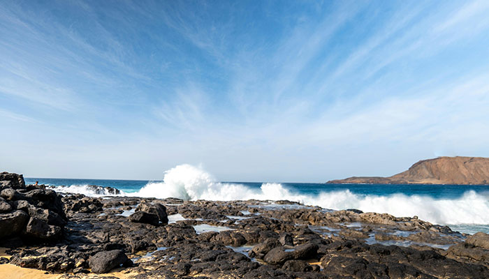 Woman’s Attempt To Film A Video About Not “Annoying” Locals As A Tourist Hilariously Backfires Woman’s Attempt To Film A Video About Not “Annoying” Locals As A Tourist Hilariously Backfires
