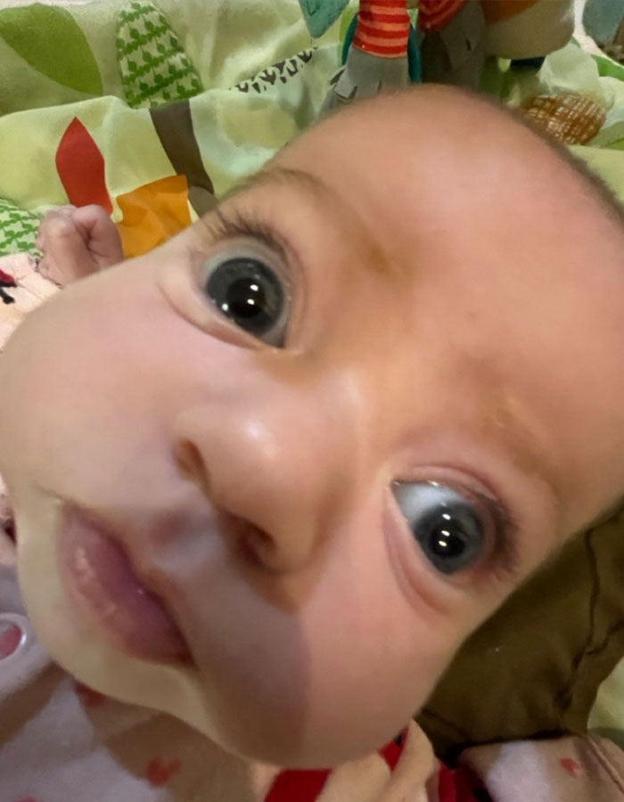 Mom Asks Gen Z Daycare Teacher For Baby Photos—And The Photos Go Viral Mom Asks Gen Z Daycare Teacher For Baby Photos—And The Photos Go Viral