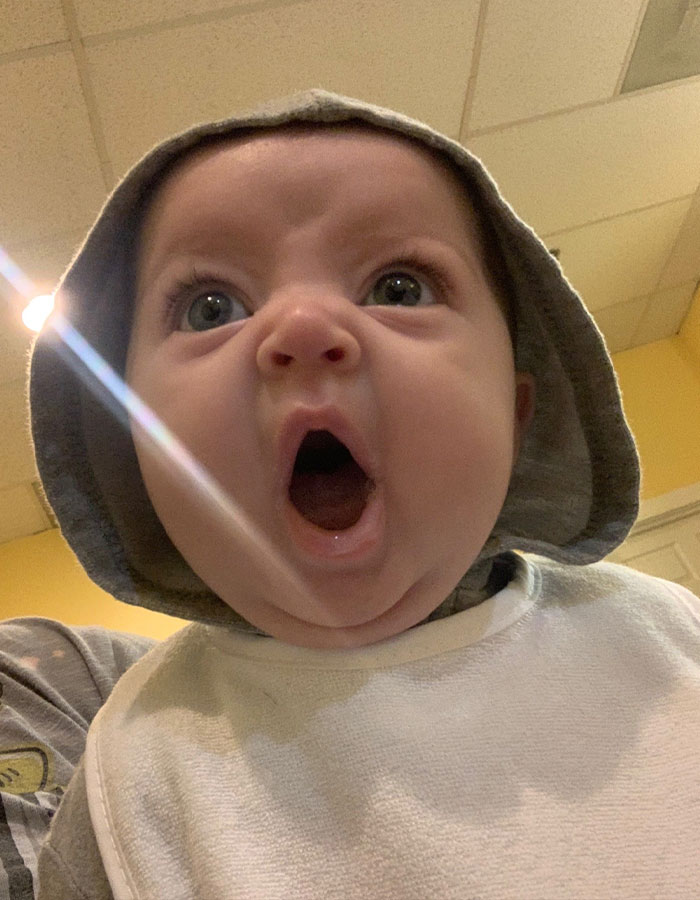 Mom Asks Gen Z Daycare Teacher For Baby Photos—And The Photos Go Viral Mom Asks Gen Z Daycare Teacher For Baby Photos—And The Photos Go Viral