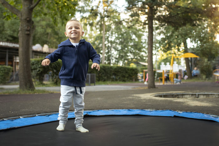 Mom Calls Out Parents Who Think Their Kids’ Chaotic Behavior In Public Places Is “Cute” Mom Calls Out Parents Who Think Their Kids’ Chaotic Behavior In Public Places Is “Cute”
