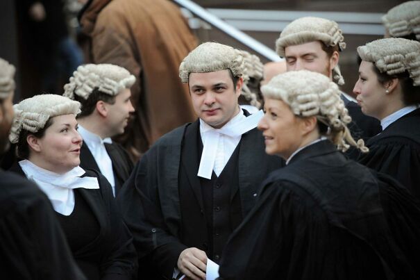 barristers-4u-header-1200x799-3182045543-670a799d3dc5a.jpg