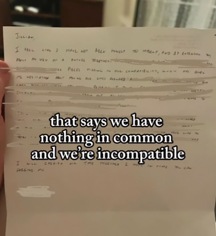Man Breaks Up With Girlfriend With A "Traumatizing" Note, People Accuse Her Of Being "Delusional" Man Breaks Up With Girlfriend With A "Traumatizing" Note, People Accuse Her Of Being "Delusional"