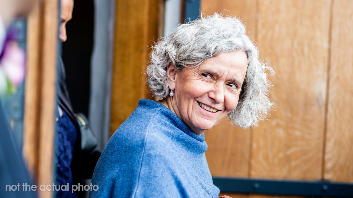 Kindest Woman Ever Gets Bullied By 60YO On Corgi Forum, Niece Writes A Decimating Roast In Response