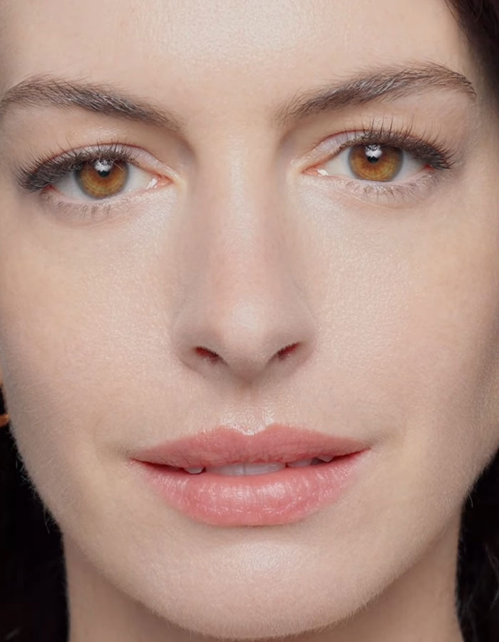 Hairstylist Recalls “Worst Experience” Working With Anne Hathaway Amid Public Backlash Hairstylist Recalls “Worst Experience” Working With Anne Hathaway Amid Public Backlash