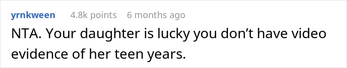 Reddit comment discussing a mother-daughter scolding incident, with 4.8k upvotes. Reddit comment discussing a mother-daughter scolding incident, with 4.8k upvotes.