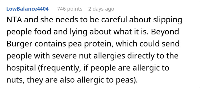 Vegan Host Pushes Her Thanksgiving Menu, Friends Serve Her An RSVP Nightmare In Return Vegan Host Pushes Her Thanksgiving Menu, Friends Serve Her An RSVP Nightmare In Return