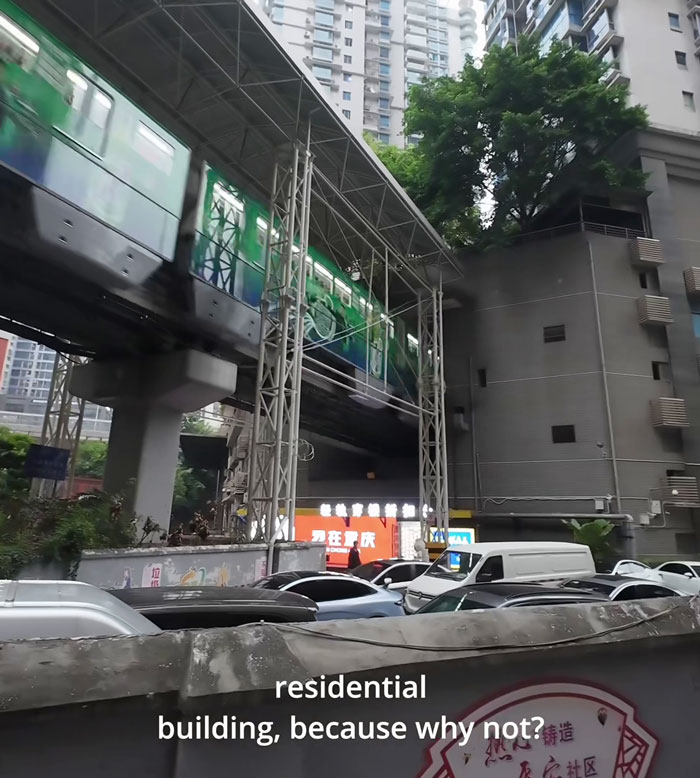 Man Shares What Daily Commute In Chongqing Looks Like, People Are Shocked And Horrified Man Shares What Daily Commute In Chongqing Looks Like, People Are Shocked And Horrified