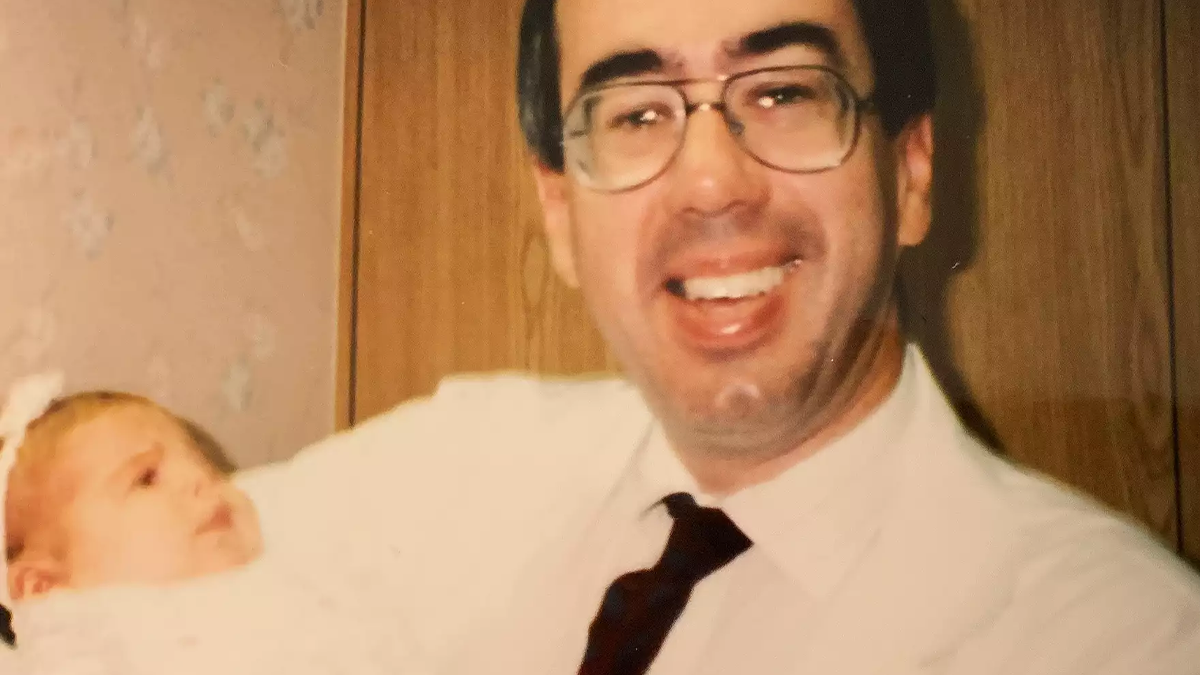 Doctor Delivers A Girl, 29 Years Later He Helps Her Give Birth To Her Own Baby And Goes Viral