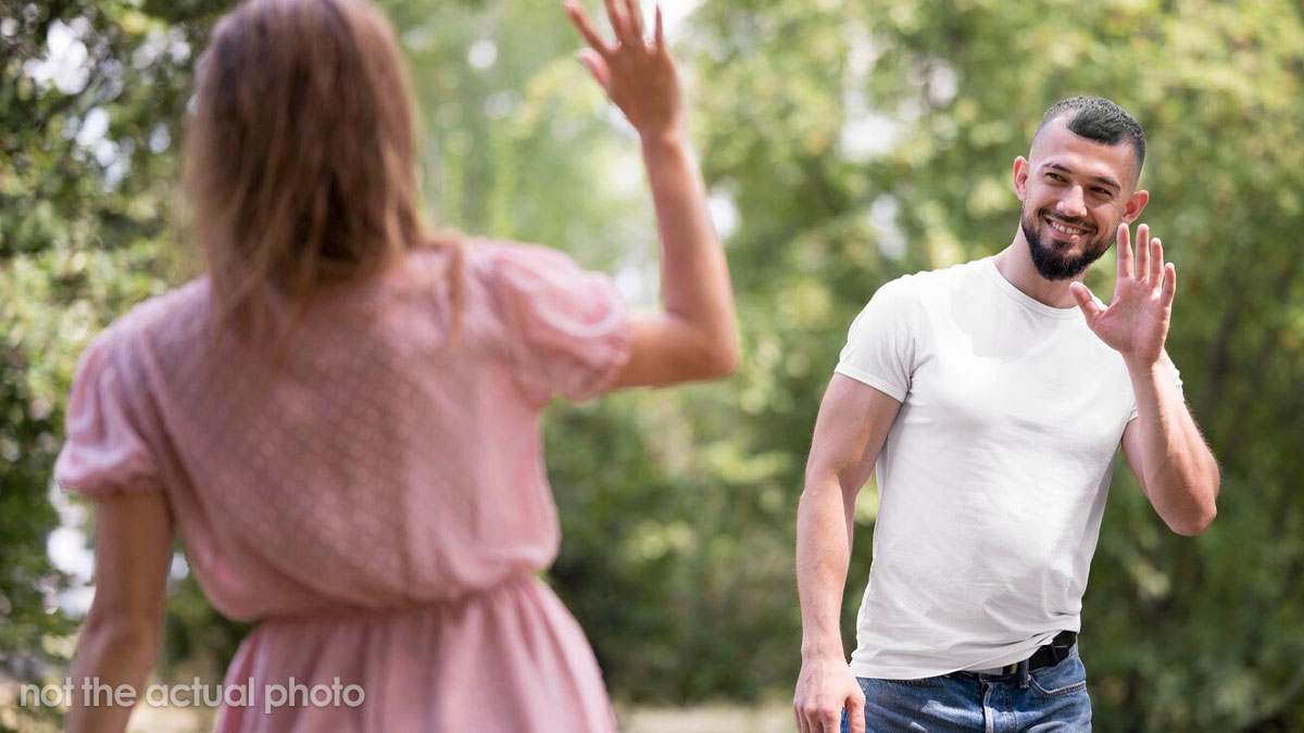 Married Lady Feels Uncomfortable With Dog-Walking Friend, Worries He Misunderstood Her Friendliness