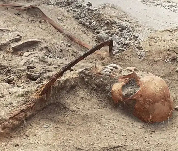 Archaeologists Reveal How A Mysterious “Real-Life Vampire” May Have Spent Her Final Moments Archaeologists Reveal How A Mysterious “Real-Life Vampire” May Have Spent Her Final Moments