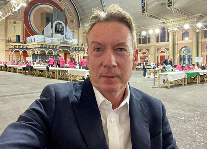 "Absolutely Disgraceful": Netizens Slam Airline After Disabled Man Was Forced To Crawl To Bathroom "Absolutely Disgraceful": Netizens Slam Airline After Disabled Man Was Forced To Crawl To Bathroom