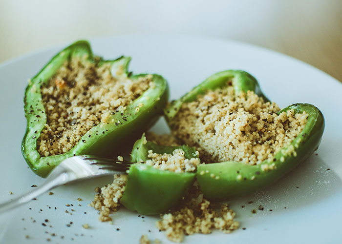 Vegan Host Pushes Her Thanksgiving Menu, Friends Serve Her An RSVP Nightmare In Return Vegan Host Pushes Her Thanksgiving Menu, Friends Serve Her An RSVP Nightmare In Return