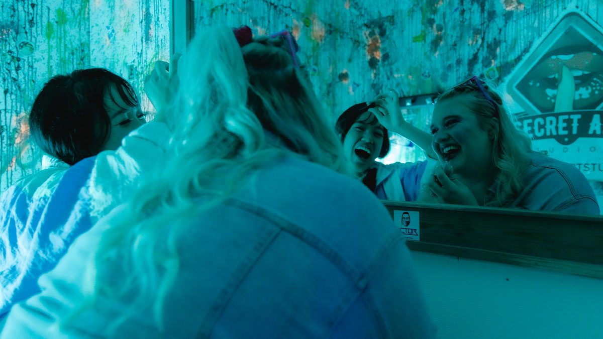 50 Examples Of ‘Chaotic Good’ Bringing Justice To The World Around Us (New Pics)