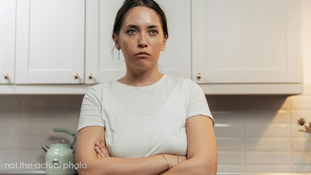 Ex-Wife Keeps Inviting Herself On Couple’s Trips, Guy’s GF Gets Mad And Forces Him To Make A Choice