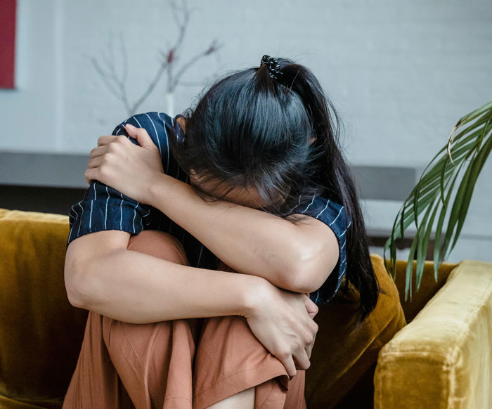 Man Picks His Best Friend For Couple’s Costume Instead Of GF, She Finds Out He Loves His Bestie Man Picks His Best Friend For Couple’s Costume Instead Of GF, She Finds Out He Loves His Bestie