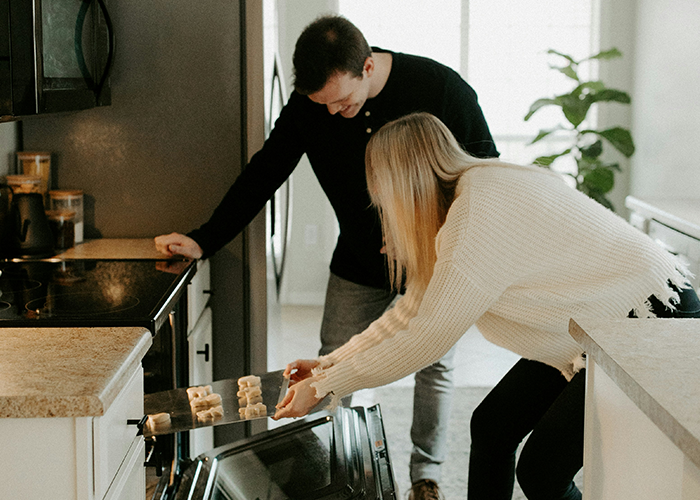 Man Promises To Pack Up Wife’s Mug Collection But Throws It Away Instead, Family Takes Revenge Man Promises To Pack Up Wife’s Mug Collection But Throws It Away Instead, Family Takes Revenge
