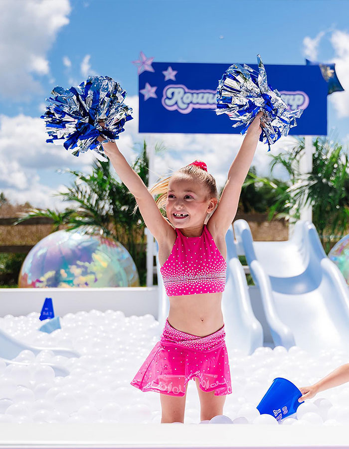 "Sick And Disturbing": Justin Bieber's Dad Slammed For Posting 6-Year-Old Daughter's Bikini Pics "Sick And Disturbing": Justin Bieber's Dad Slammed For Posting 6-Year-Old Daughter's Bikini Pics