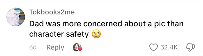 Dad’s Being Neglectful Towards Own Kid At Disneyland, Gets Unexpectedly Called Out By Mickey Mouse Dad’s Being Neglectful Towards Own Kid At Disneyland, Gets Unexpectedly Called Out By Mickey Mouse