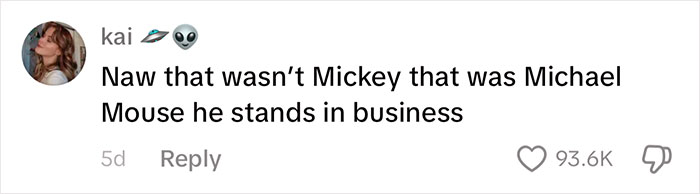 Dad’s Being Neglectful Towards Own Kid At Disneyland, Gets Unexpectedly Called Out By Mickey Mouse Dad’s Being Neglectful Towards Own Kid At Disneyland, Gets Unexpectedly Called Out By Mickey Mouse