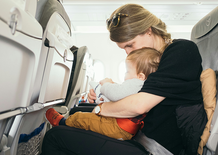 “I Should Be Ashamed”: Mom Berated For Taking Flight Attendant’s Offer Of An Upgraded Seat “I Should Be Ashamed”: Mom Berated For Taking Flight Attendant’s Offer Of An Upgraded Seat