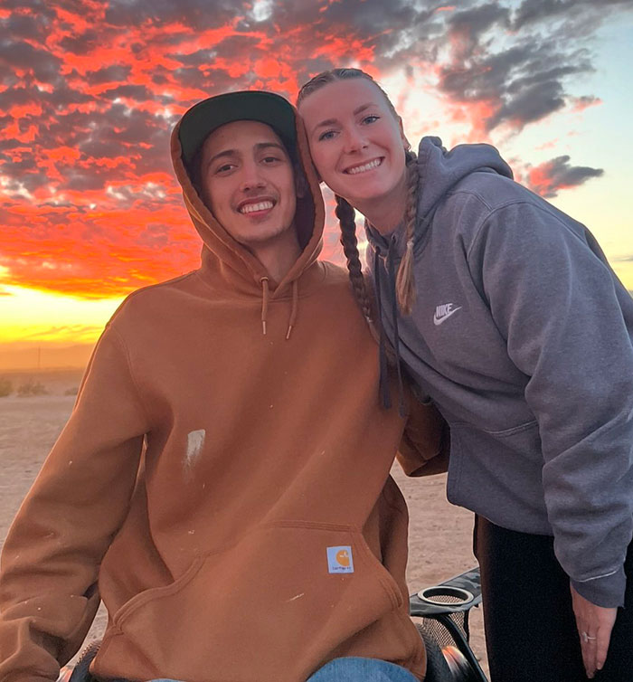 Interable Couple Goes Viral After Detailing How They Do The “Deed” And Debunking Stereotypes Interable Couple Goes Viral After Detailing How They Do The “Deed” And Debunking Stereotypes