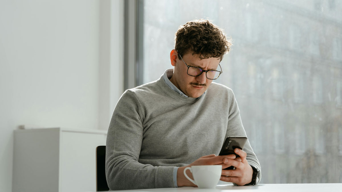 Woman Refuses To Change Her Phone Number, Current Owner Starts Making Her Life Hell