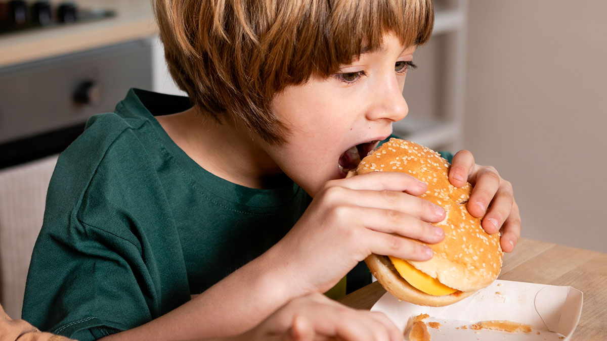 Woman Feeds Grandchildren Food From McDonald’s, Says “She Doesn’t Know Any Better”