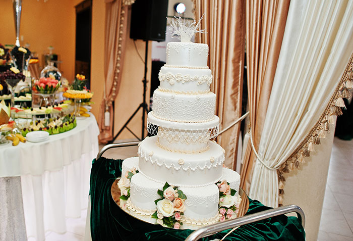 Hobby Baker Offers To Pay $250 Towards Cousin’s Wedding Cake As A Gift, Drama Ensues Hobby Baker Offers To Pay $250 Towards Cousin’s Wedding Cake As A Gift, Drama Ensues