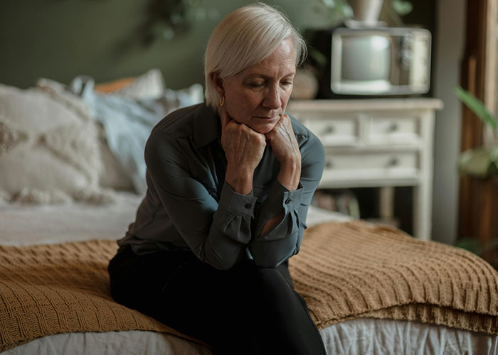 Woman Learns A Secret Parents Have Been Hiding For 28 Yrs, They Beg Her Not To Tell Her Siblings Woman Learns A Secret Parents Have Been Hiding For 28 Yrs, They Beg Her Not To Tell Her Siblings