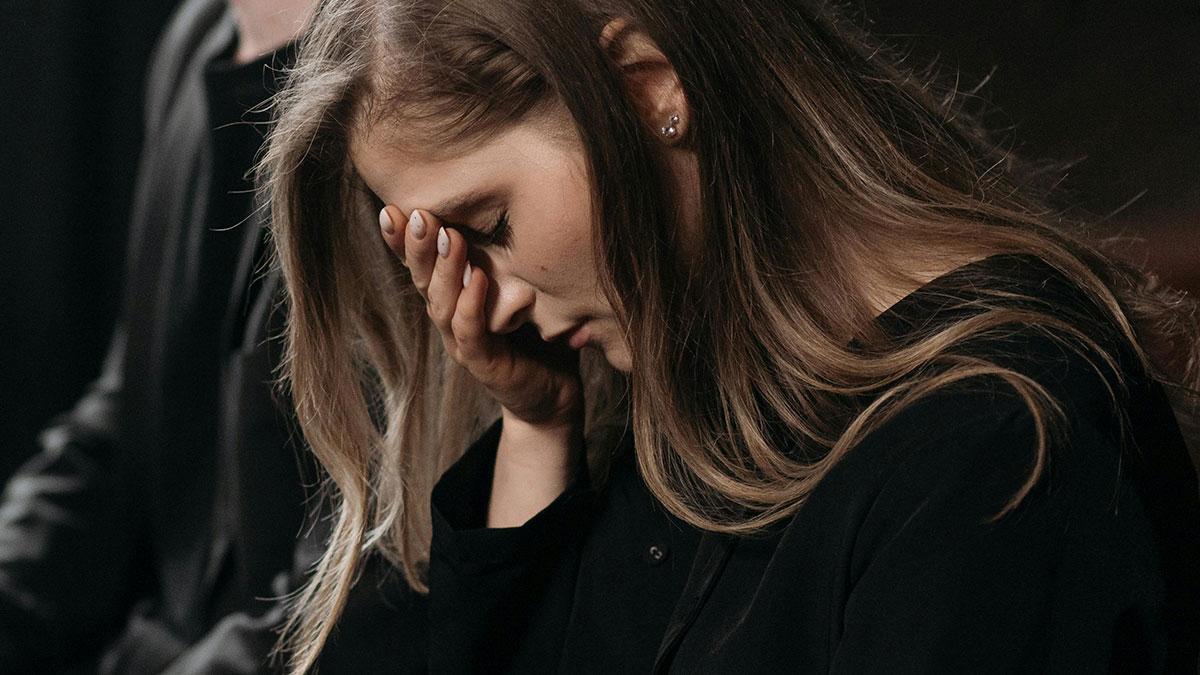 Woman Learns A Secret Parents Have Been Hiding For 28 Yrs, They Beg Her Not To Tell Her Siblings