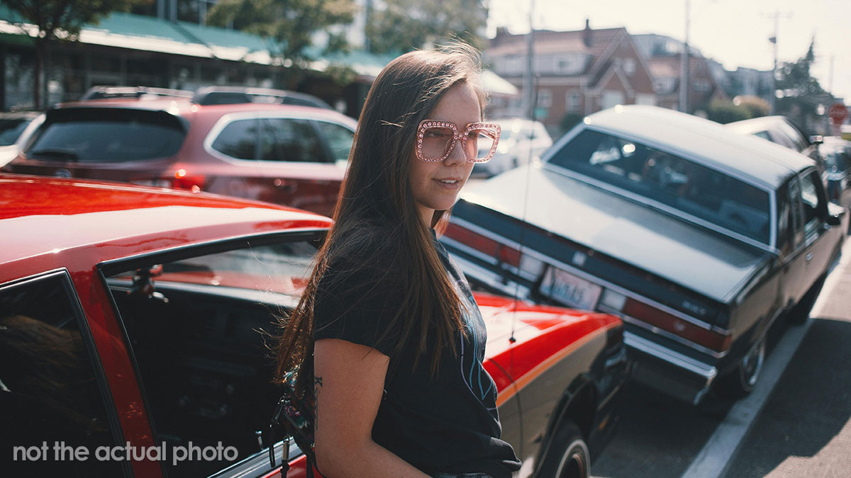 Rude Mom Blocks Driveway, Calls Homeowner “Pathetic” For Wanting To Park Her Own Car