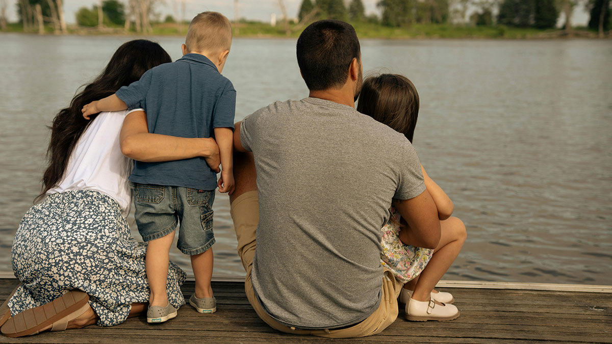 30 People Reveal The Moment They Realized Something Was ‘Off’ About Their Family