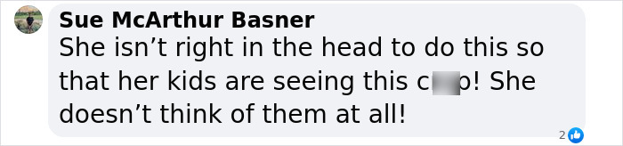 “Keep It Kid-Friendly”: Kourtney Kardashian’s “Disgusting” Halloween Decoration Sparks Outrage “Keep It Kid-Friendly”: Kourtney Kardashian’s “Disgusting” Halloween Decoration Sparks Outrage